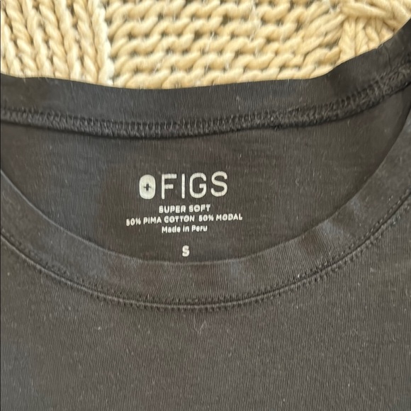 Set of 2 Black Figs Under-scrub Tops - Picture 3 of 3